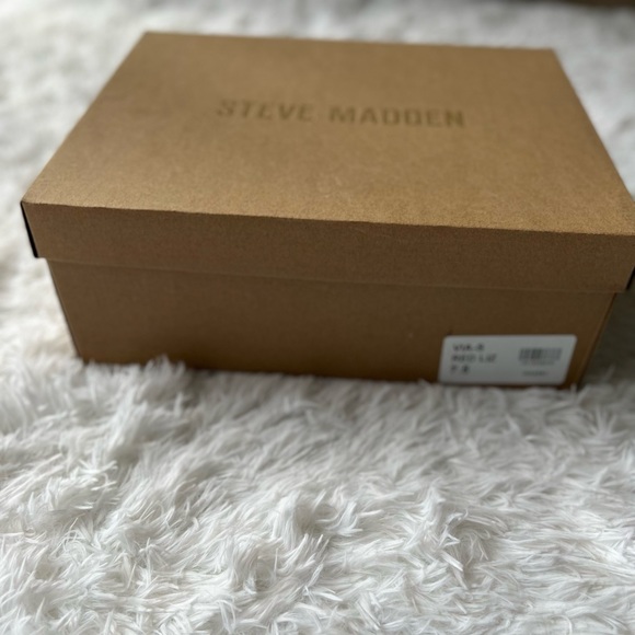 Steve Madden Via-S Red Booties - Picture 12 of 12